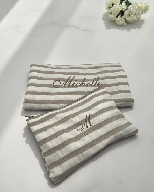 TELO MARE+POCHETTE A RIGHE TORTORA CON RICAMO PERSONALIZZATO