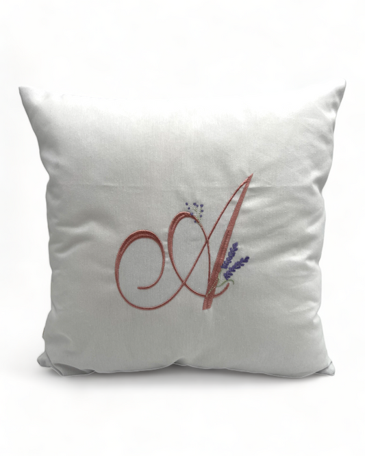 CUSCINO INIZIALI LAVANDA RICAMATO