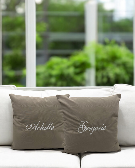 CUSCINO CON NOME RICAMATO PERSONALIZZATO