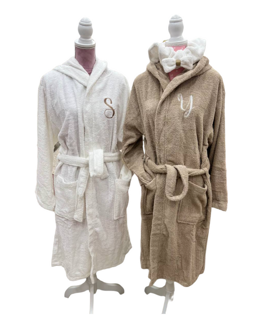 ACCAPPATOIO RICAMO PERSONALIZZATO INIZIALE/I ANTERIORE